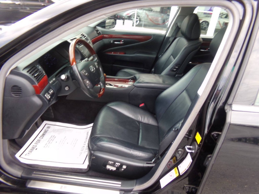2008 Lexus LS 460 Image 11