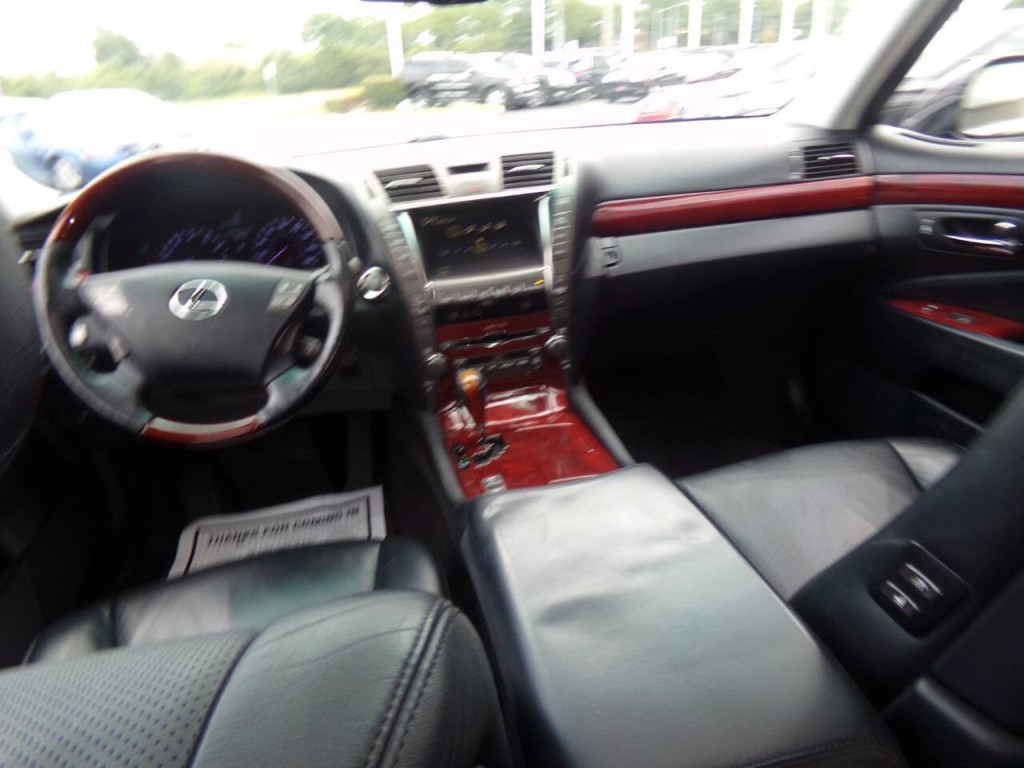 2008 Lexus LS 460 Image 20