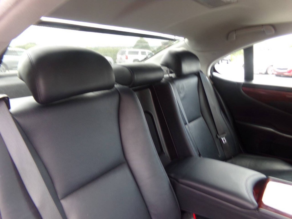 2008 Lexus LS 460 Image 27