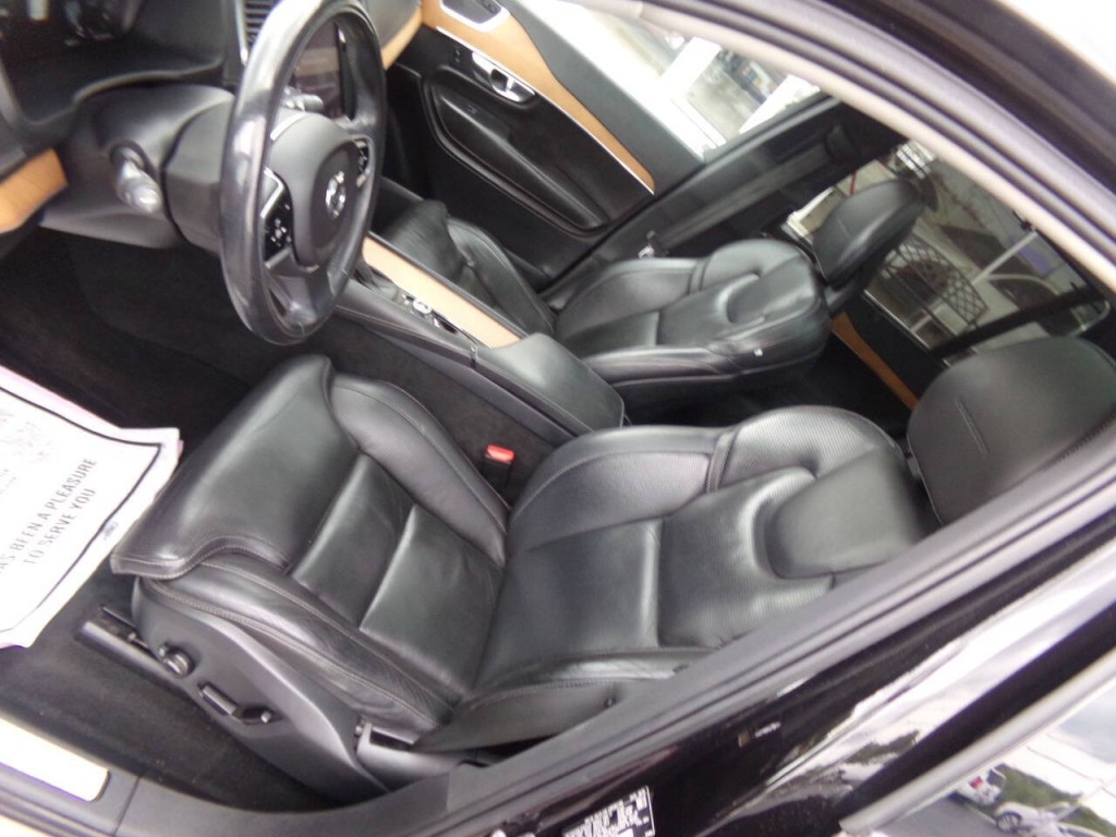 2016 Volvo XC90 Image 12