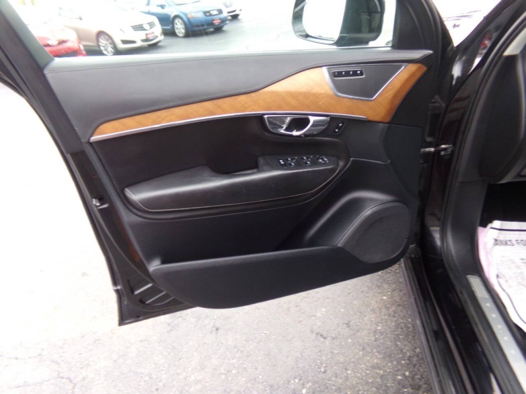 2016 Volvo XC90 Image 13