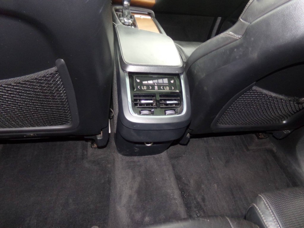 2016 Volvo XC90 Image 17