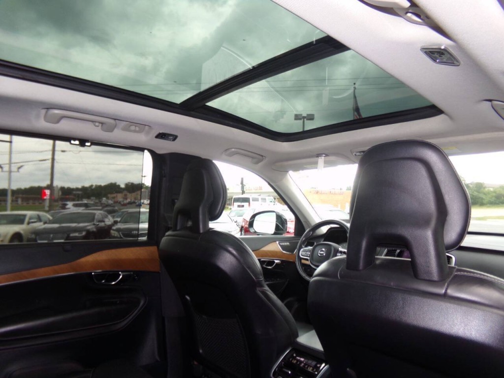 2016 Volvo XC90 Image 29