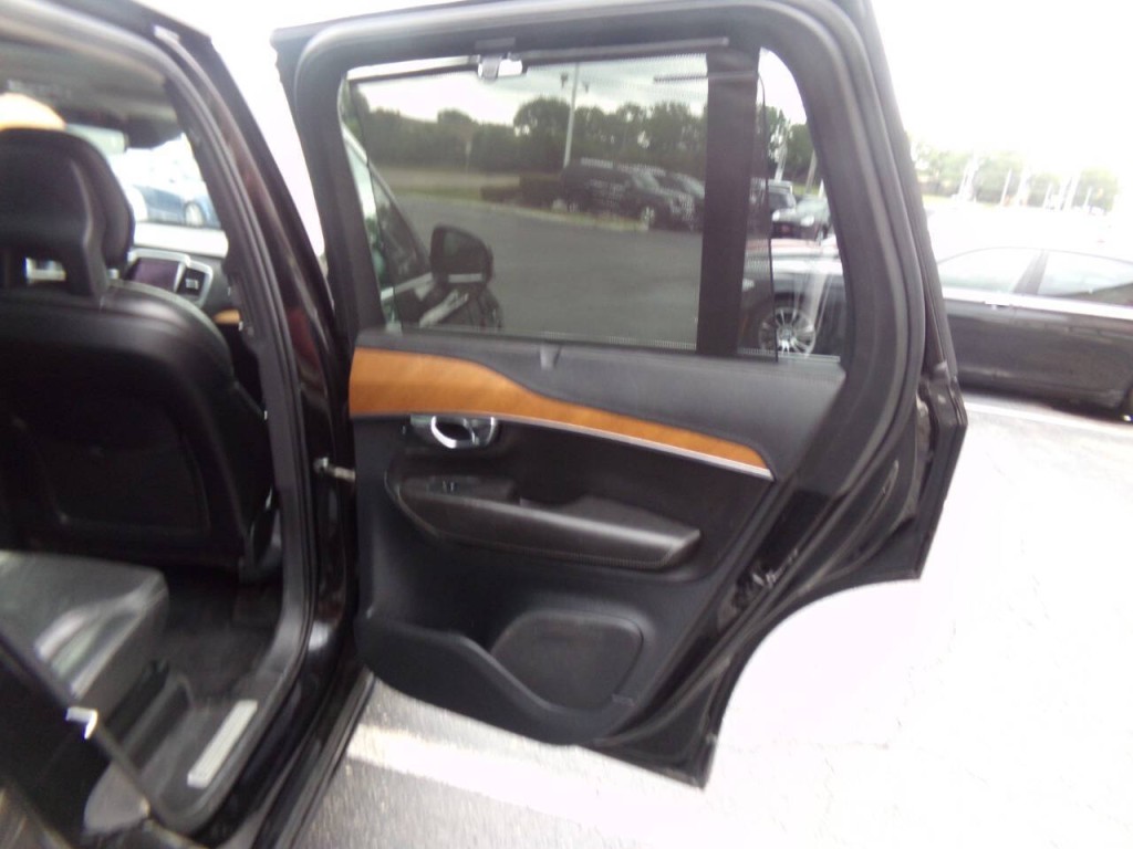 2016 Volvo XC90 Image 31