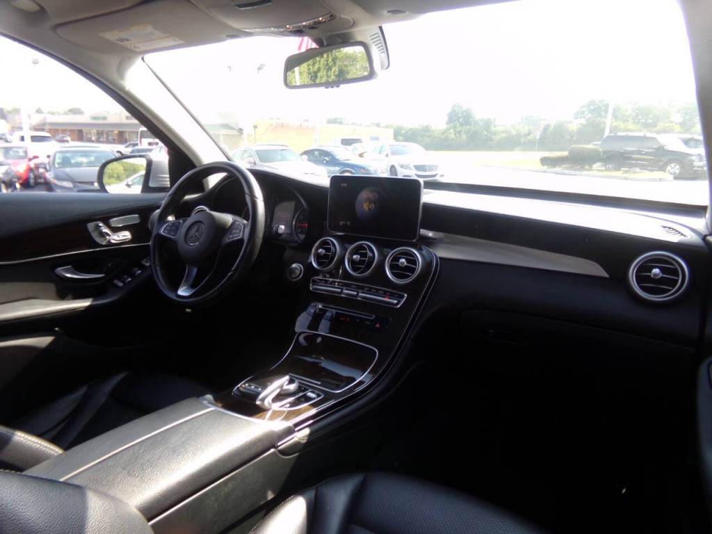 2016 Mercedes-Benz GLC-Class Image 28