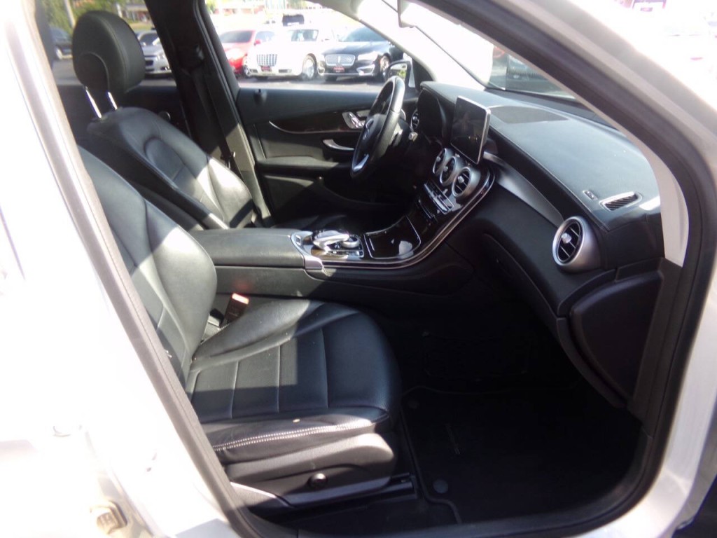 2016 Mercedes-Benz GLC-Class Image 30