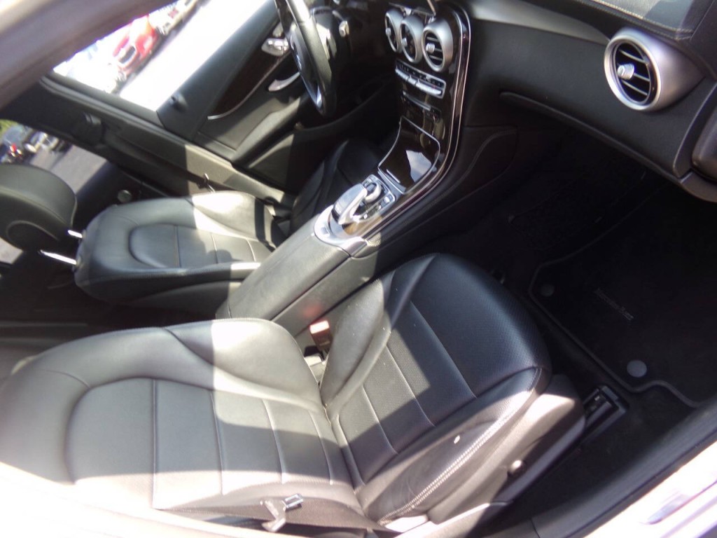 2016 Mercedes-Benz GLC-Class Image 31