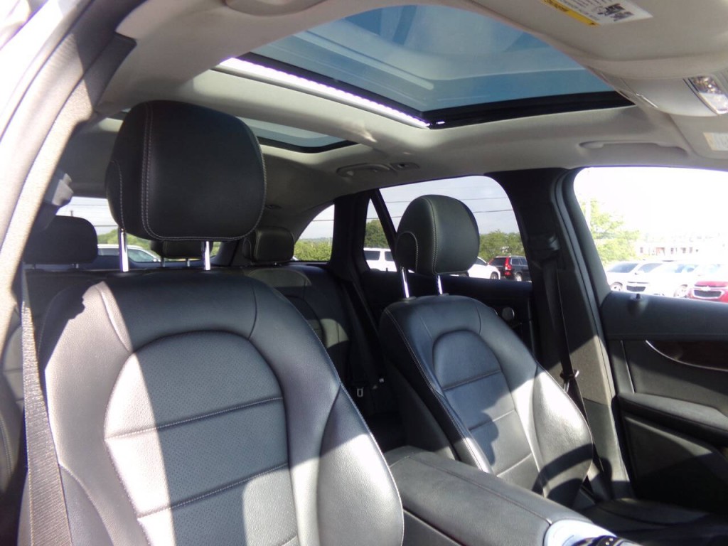 2016 Mercedes-Benz GLC-Class Image 32