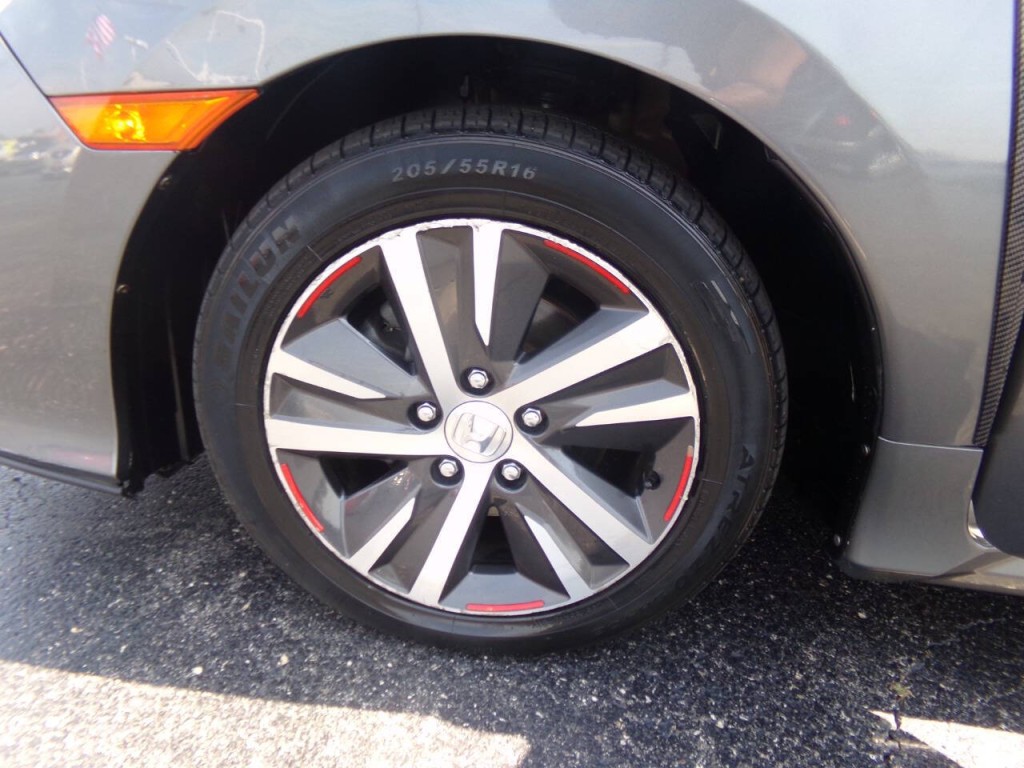 2020 Honda Civic Image 25