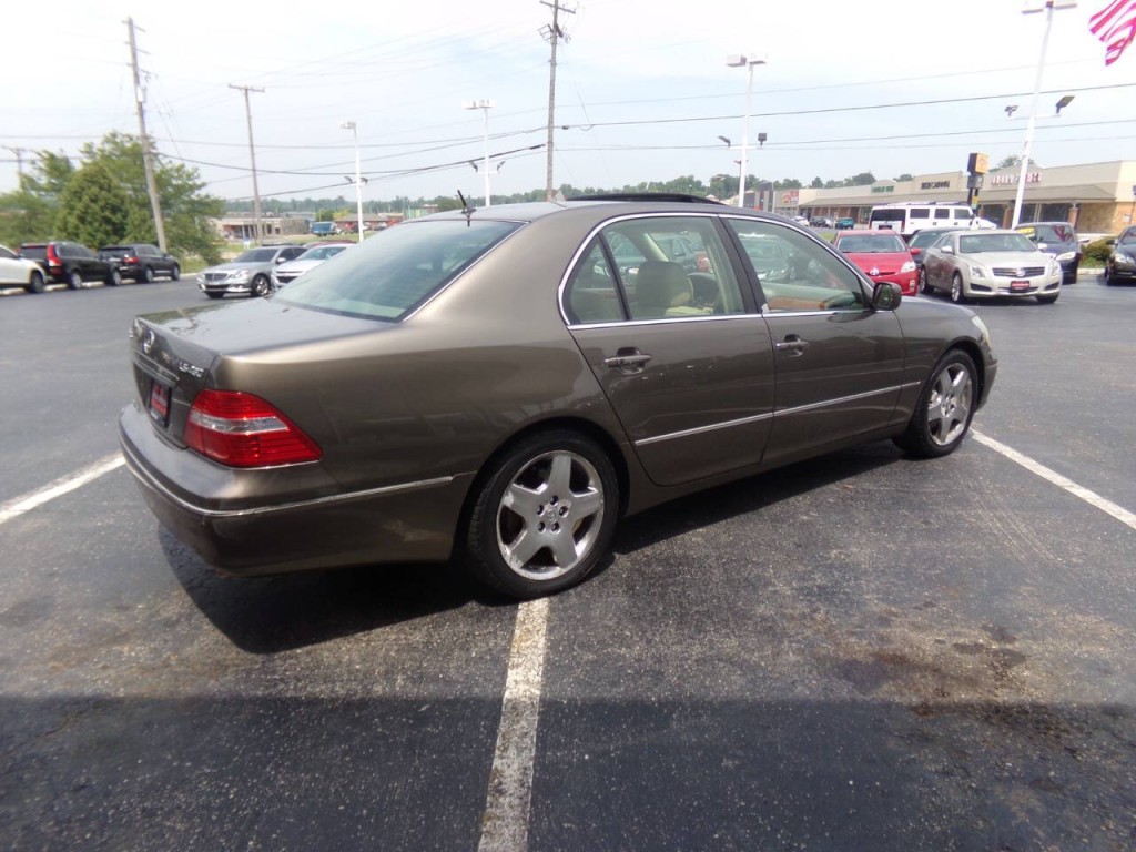 2005 Lexus LS 430 Image 4