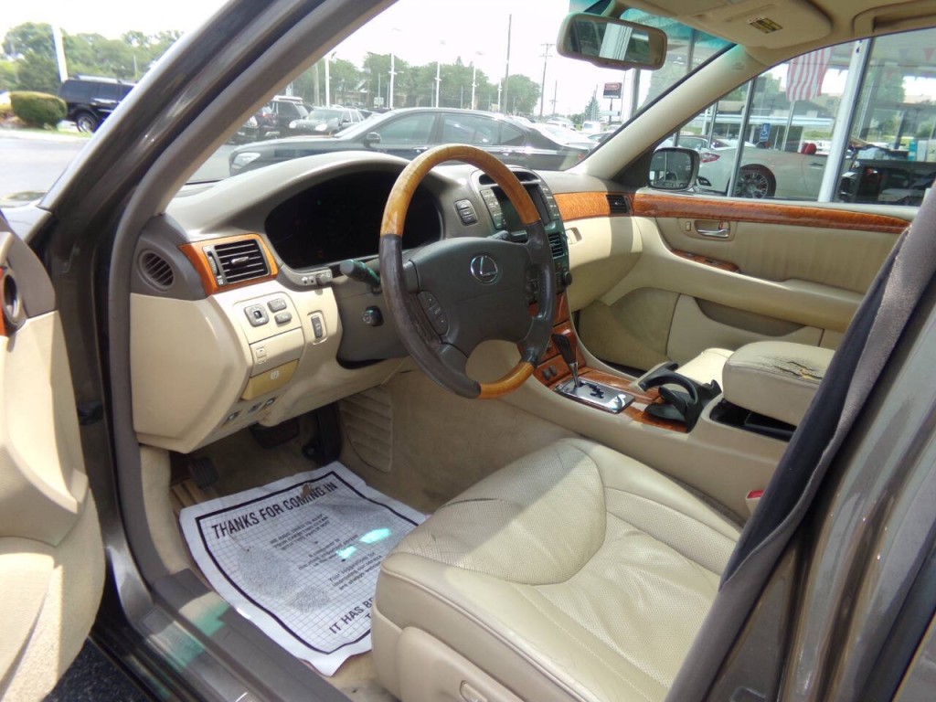 2005 Lexus LS 430 Image 8