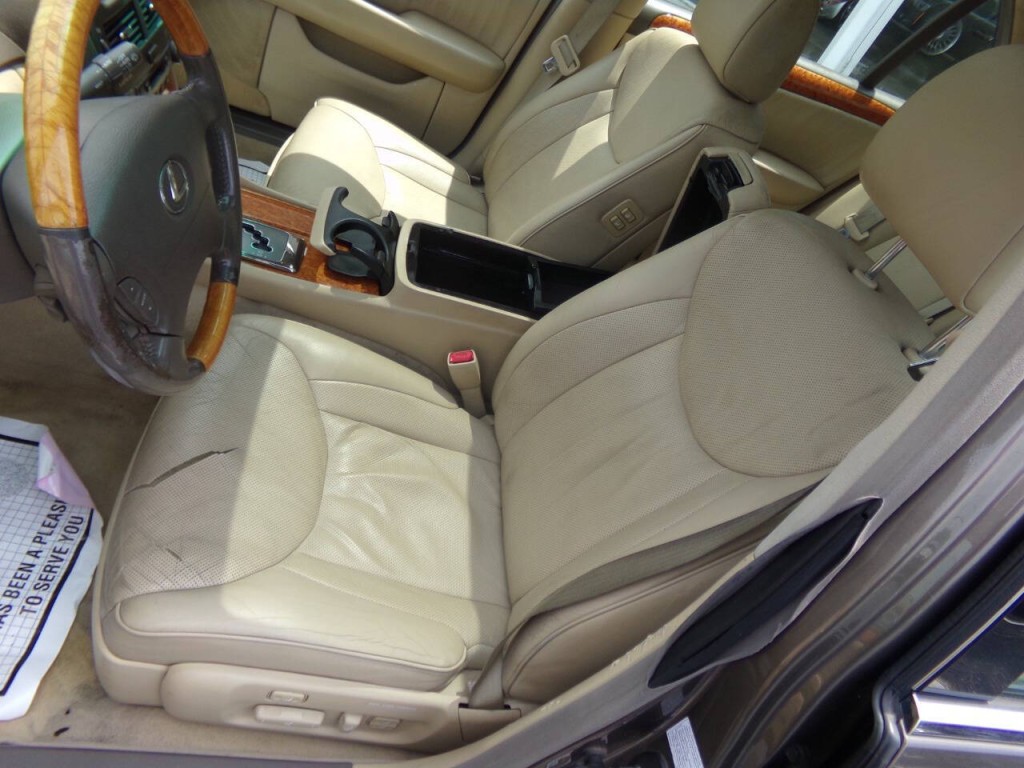 2005 Lexus LS 430 Image 9