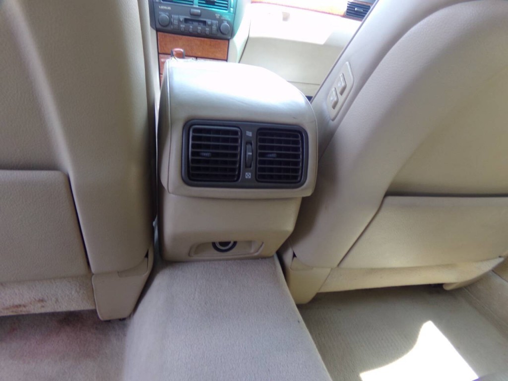 2005 Lexus LS 430 Image 13