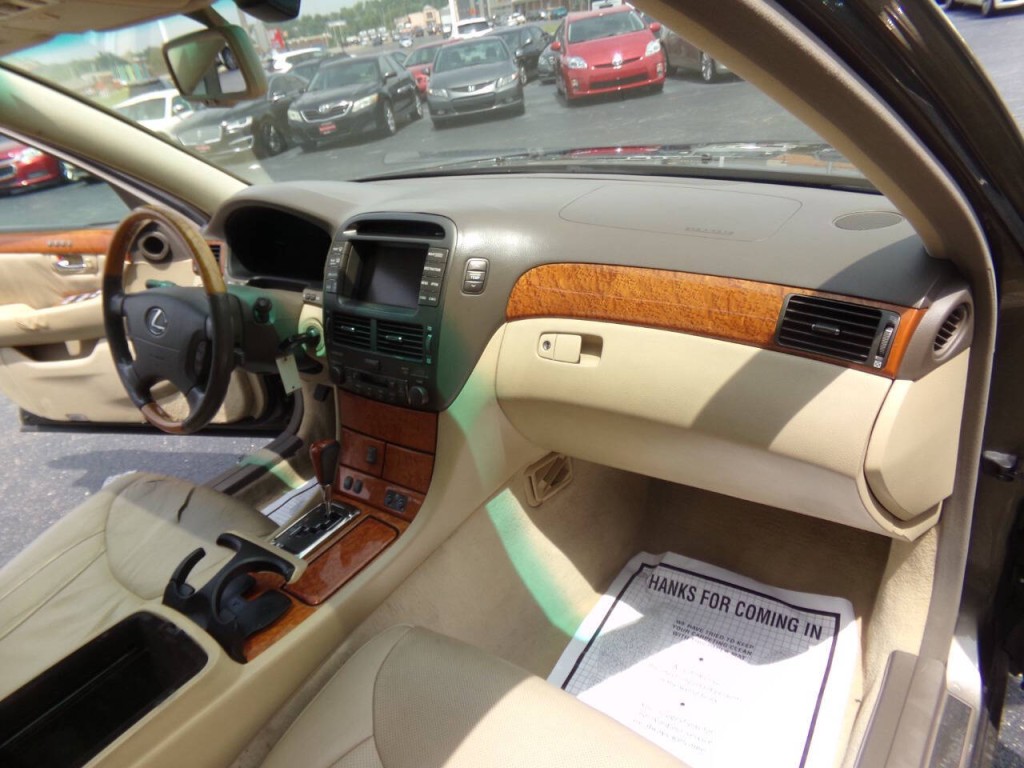 2005 Lexus LS 430 Image 19