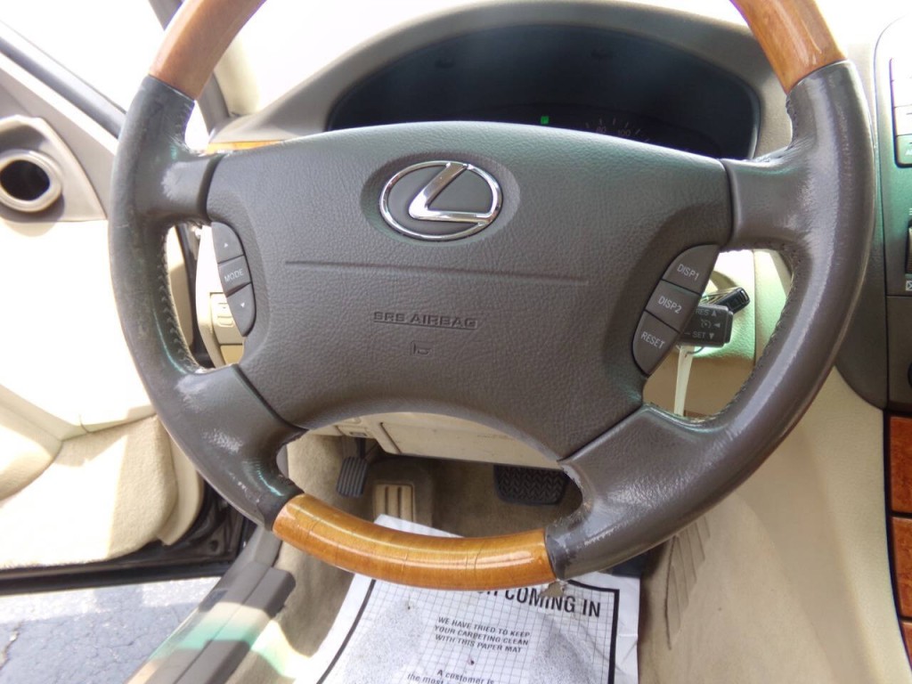 2005 Lexus LS 430 Image 28