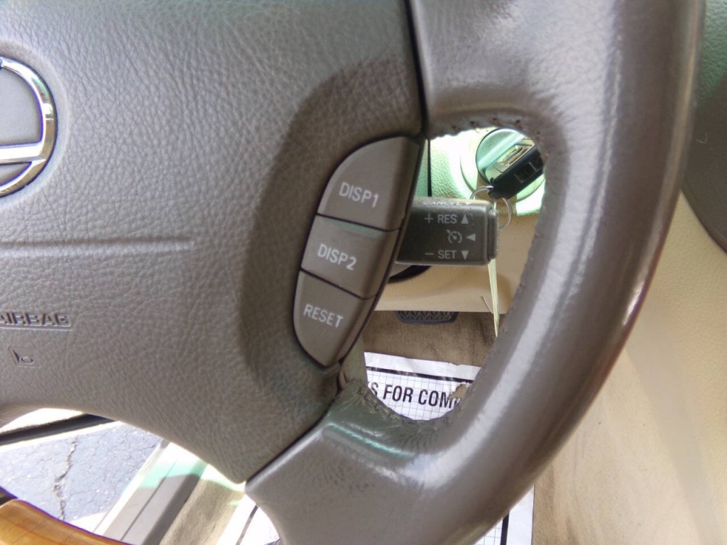 2005 Lexus LS 430 Image 30