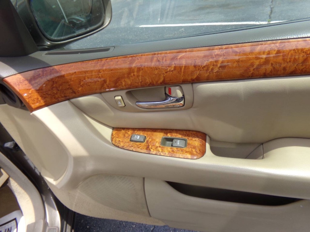 2005 Lexus LS 430 Image 33