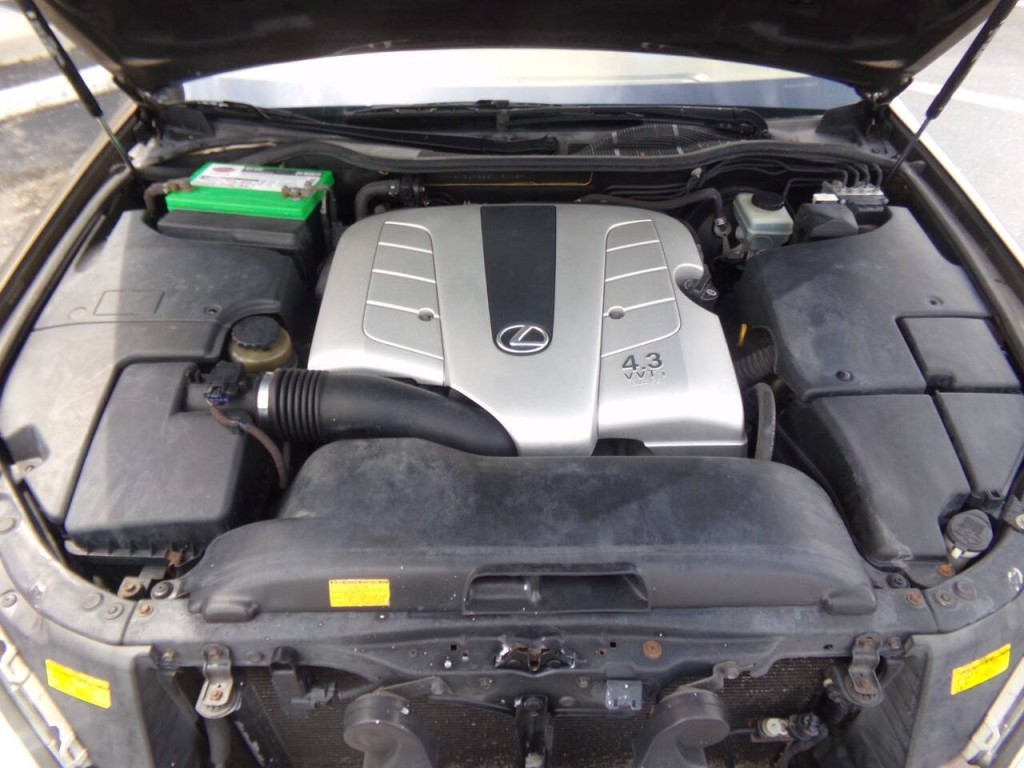 2005 Lexus LS 430 Image 42