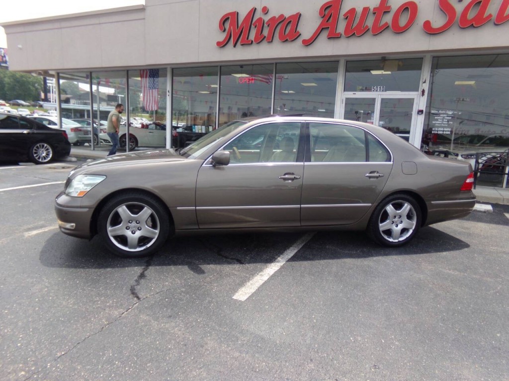 2005 Lexus LS 430 Image 46