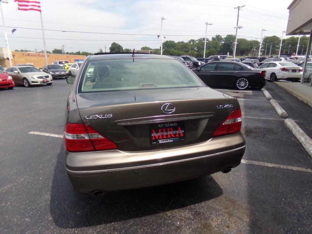 2005 Lexus LS 430 Image 47
