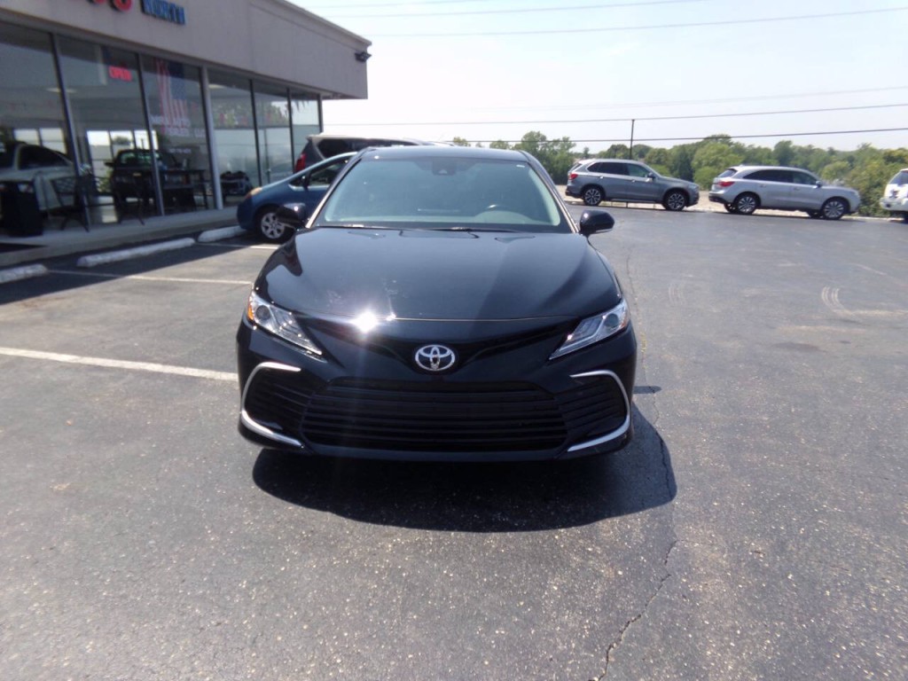 2024 Toyota Camry Image 2