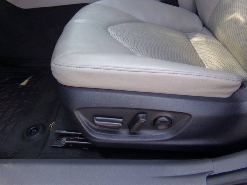 2024 Toyota Camry Image 21