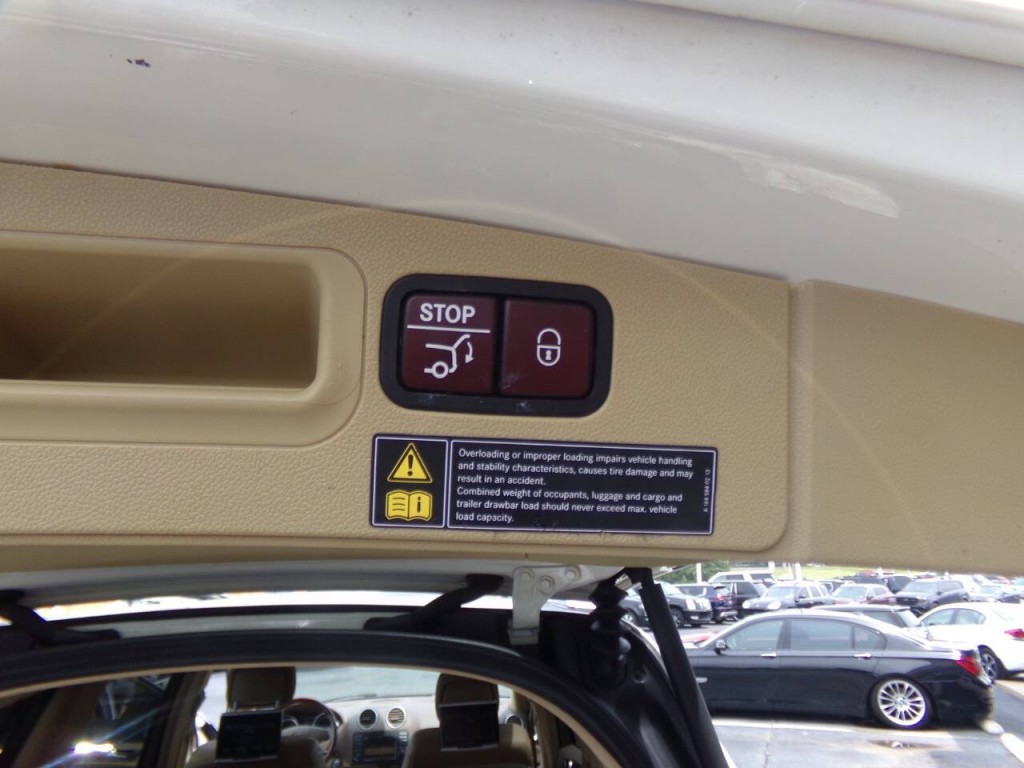 2012 Mercedes-Benz GL-Class Image 31