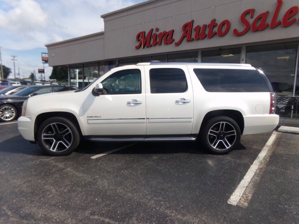 2012 GMC Yukon Image 2