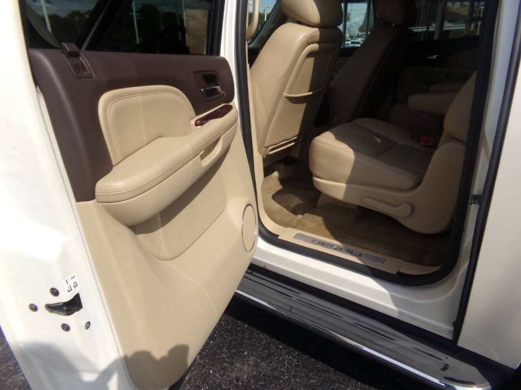 2012 GMC Yukon Image 16