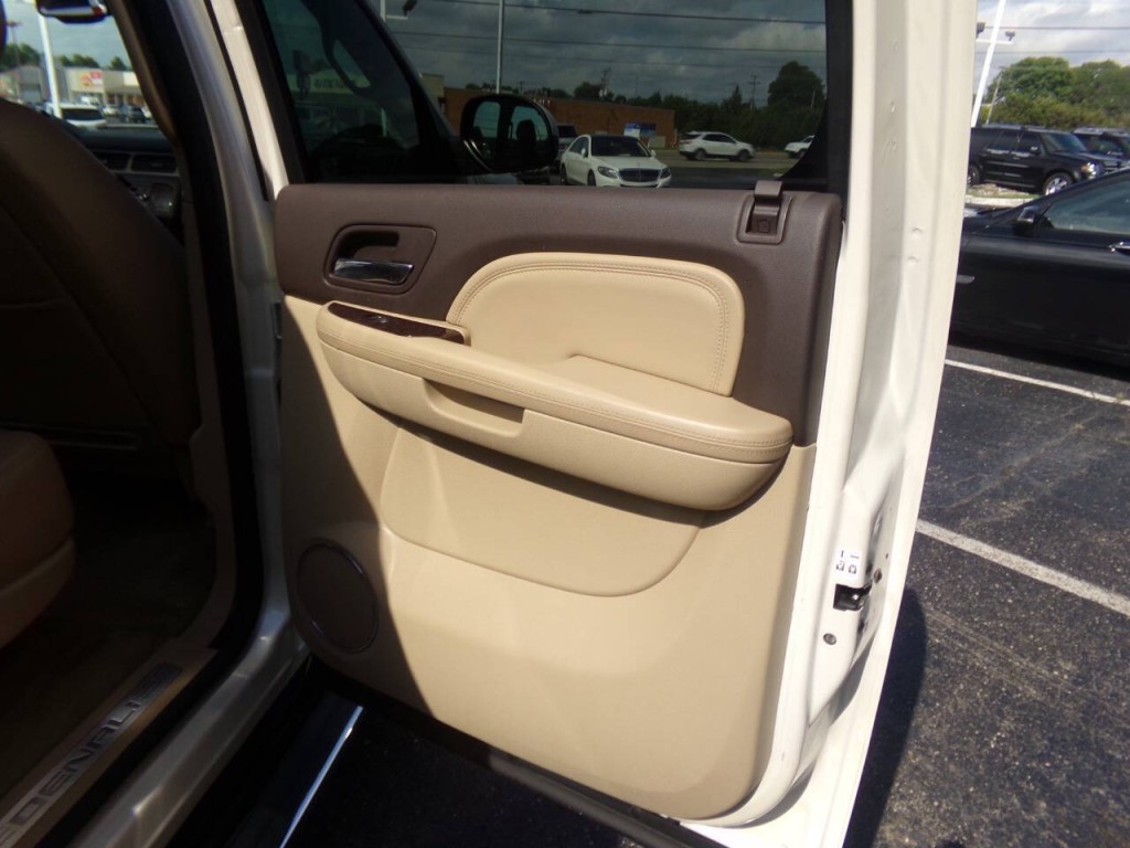 2012 GMC Yukon Image 38