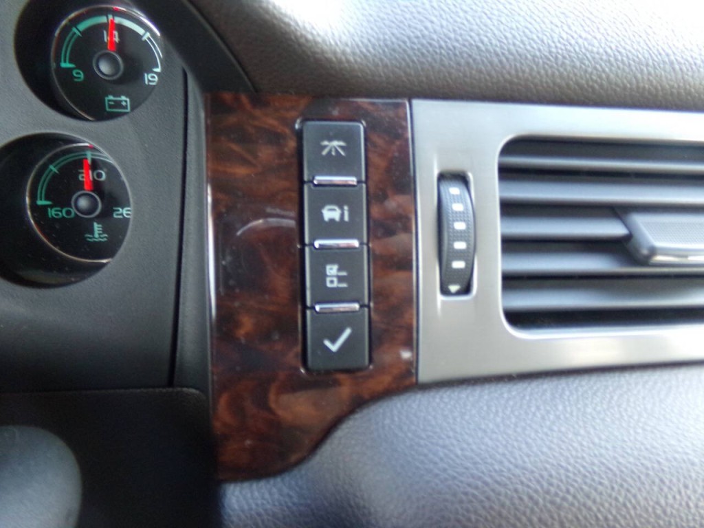 2012 GMC Yukon Image 44