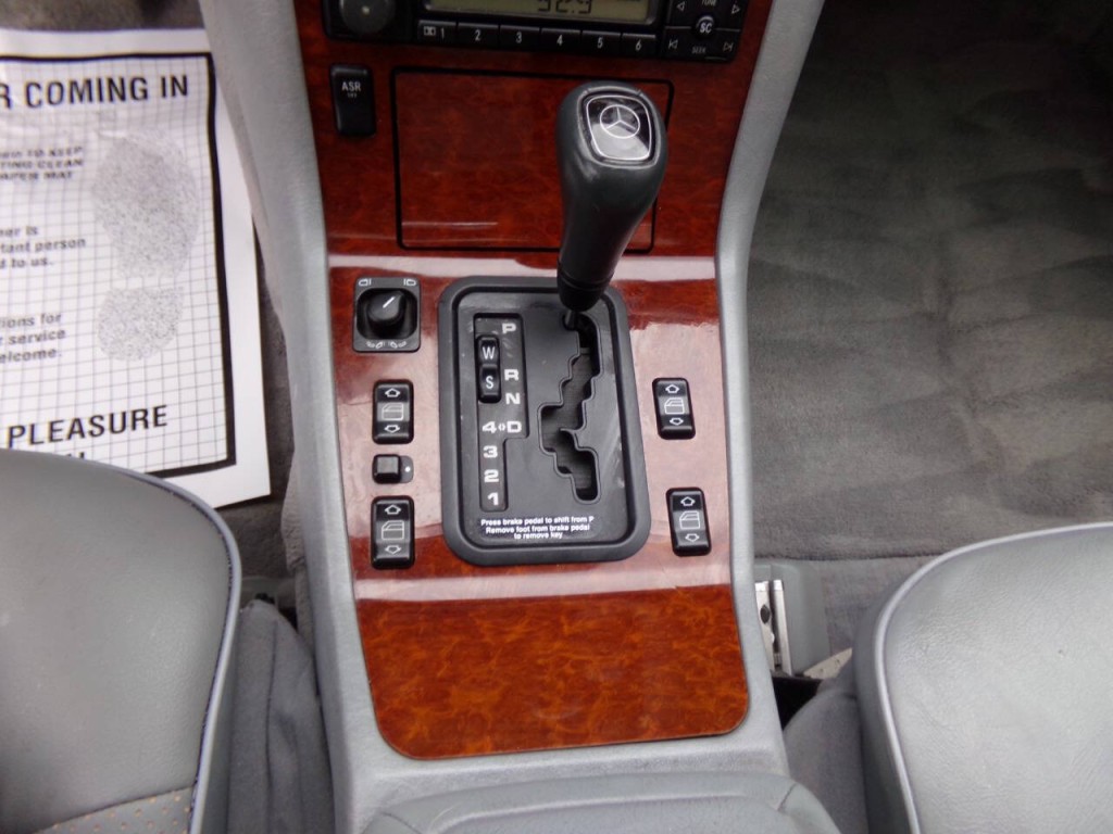 1997 Mercedes-Benz S-Class Image 18