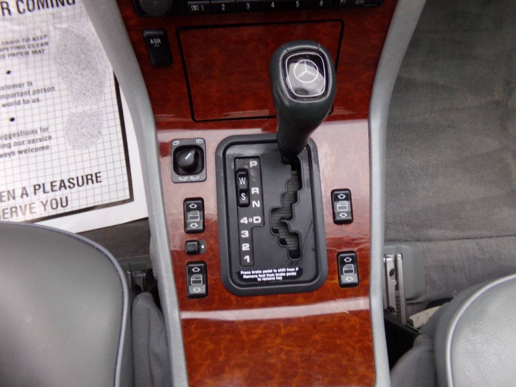 1997 Mercedes-Benz S-Class Image 19