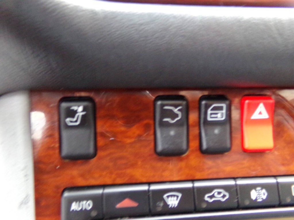 1997 Mercedes-Benz S-Class Image 21