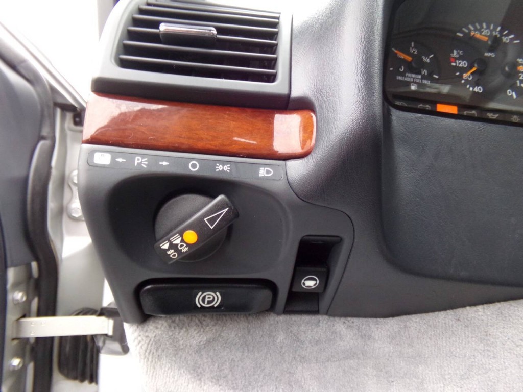1997 Mercedes-Benz S-Class Image 25