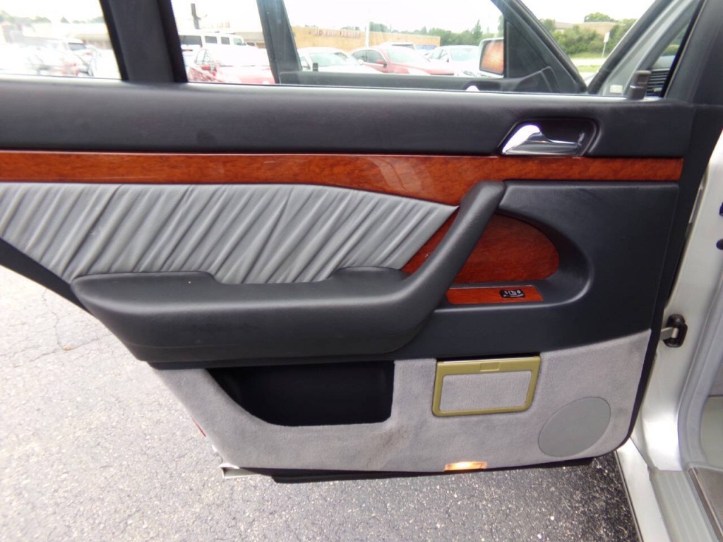 1997 Mercedes-Benz S-Class Image 44