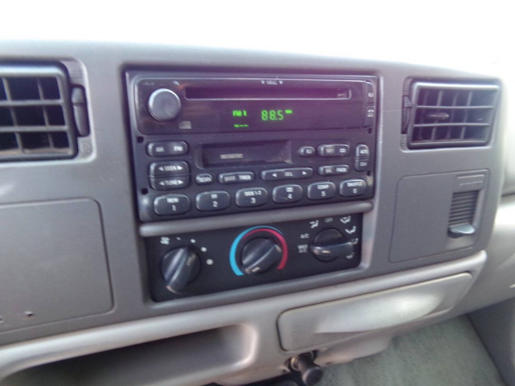 2000 Ford F-350 Image 29