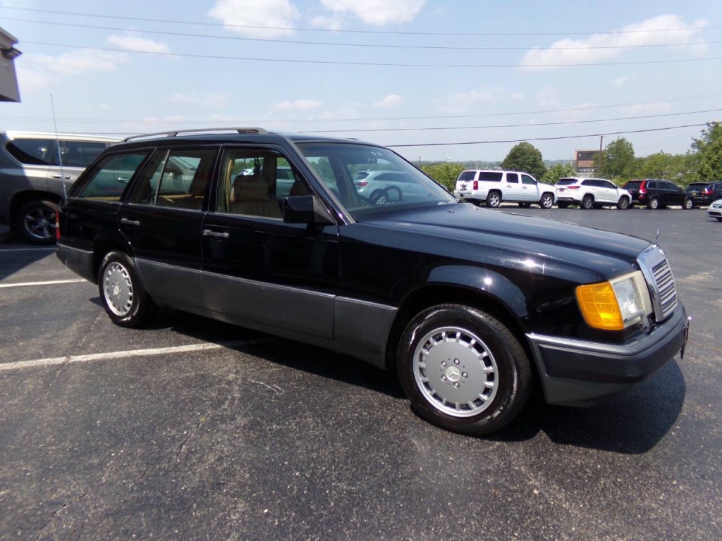 1990 Mercedes-Benz 300-Class Image 5