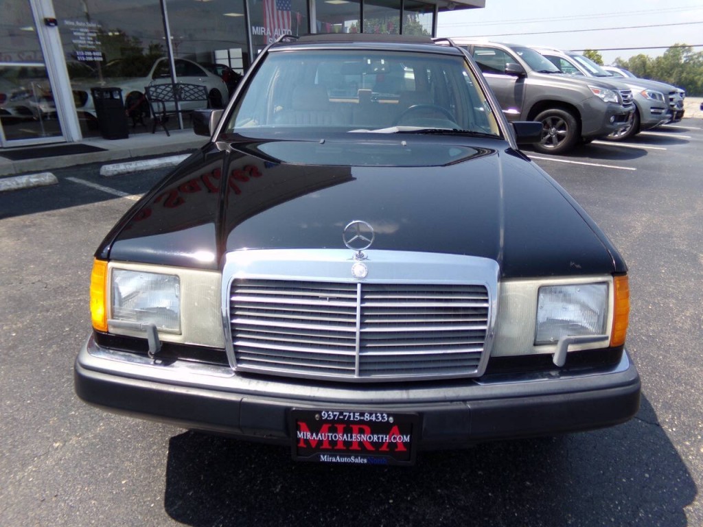 1990 Mercedes-Benz 300-Class Image 6