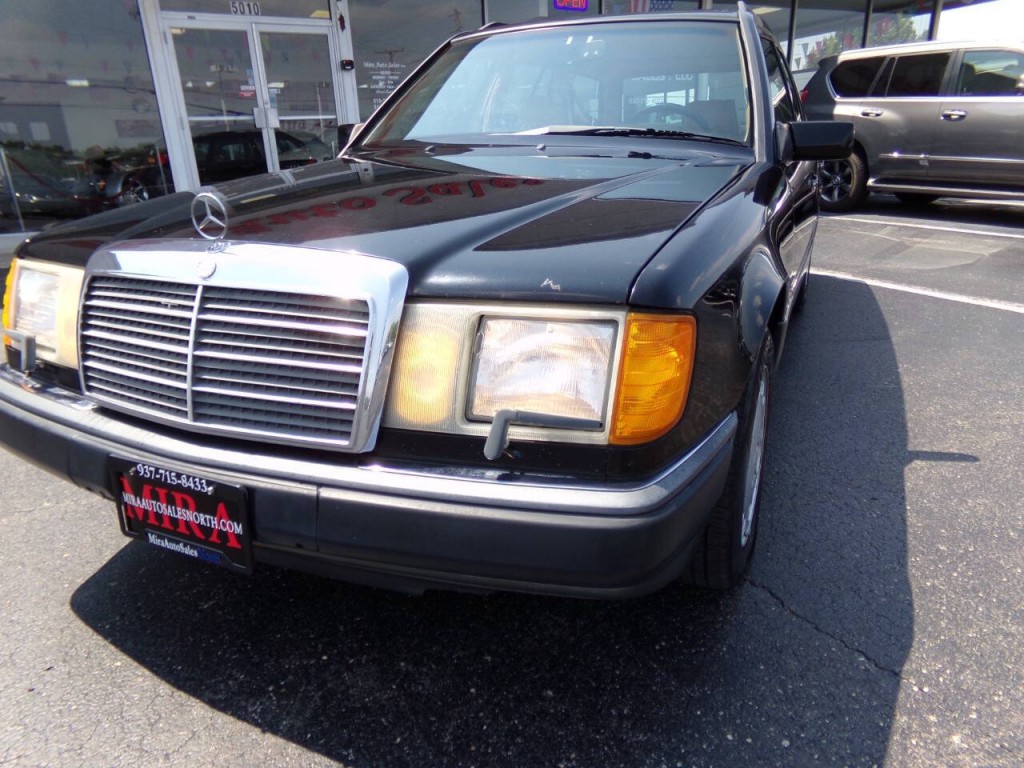 1990 Mercedes-Benz 300-Class Image 7