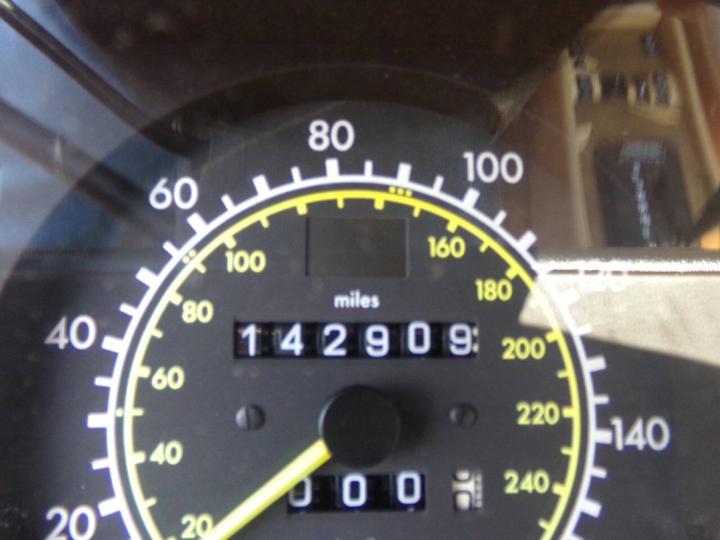 1990 Mercedes-Benz 300-Class Image 15