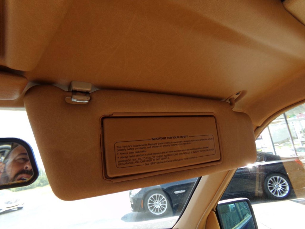 1990 Mercedes-Benz 300-Class Image 25