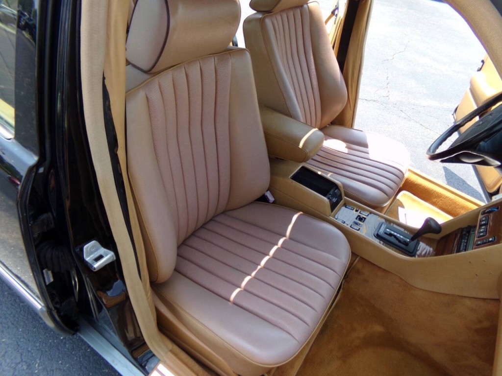 1990 Mercedes-Benz 300-Class Image 44