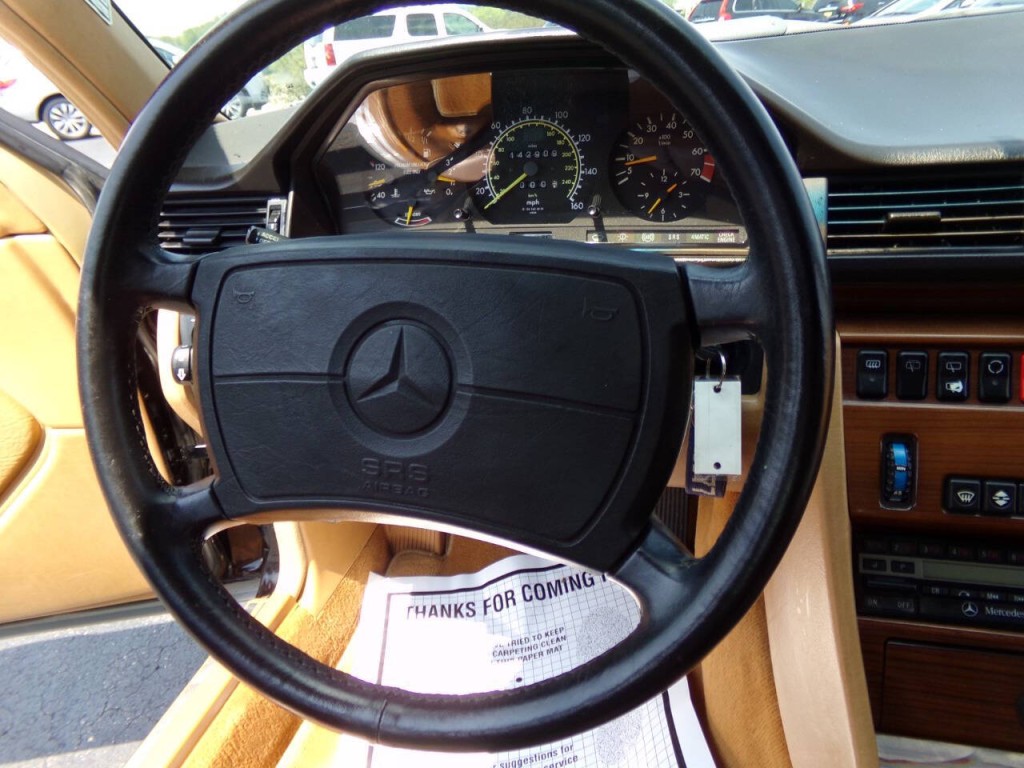 1990 Mercedes-Benz 300-Class Image 45