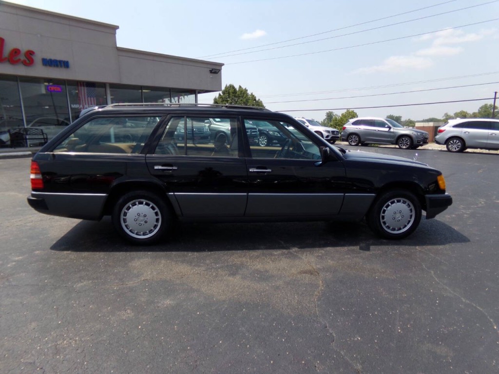 1990 Mercedes-Benz 300-Class Image 56