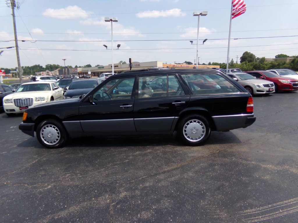 1990 Mercedes-Benz 300-Class Image 60