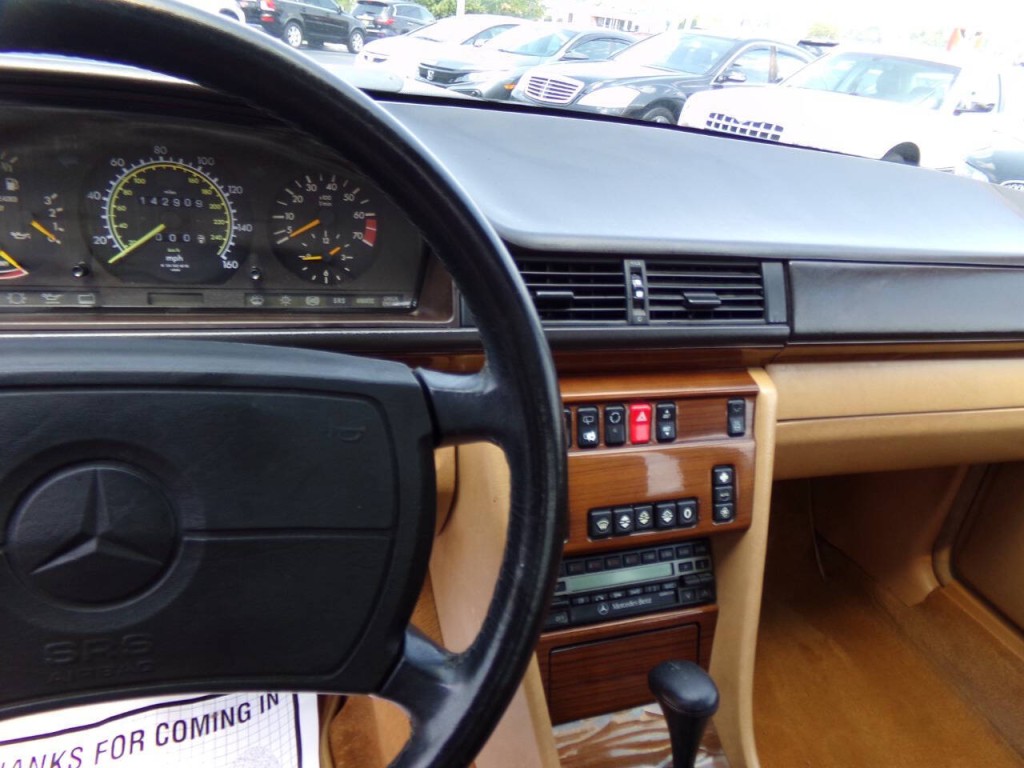 1990 Mercedes-Benz 300-Class Image 66