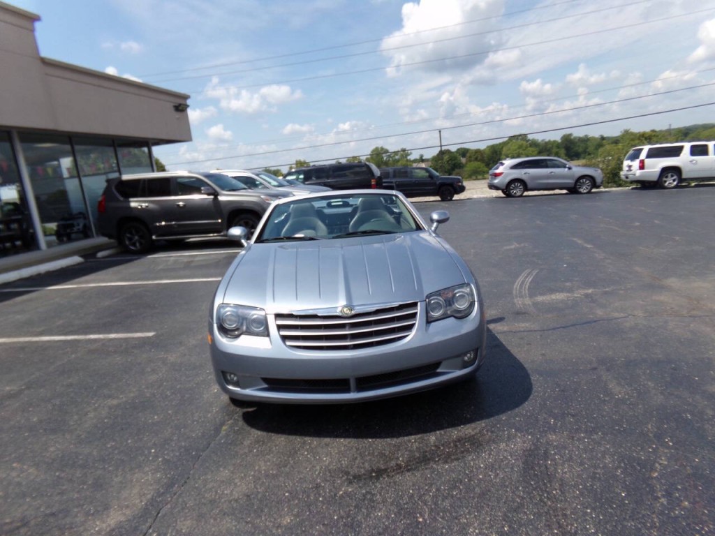 2005 Chrysler Crossfire Image 4