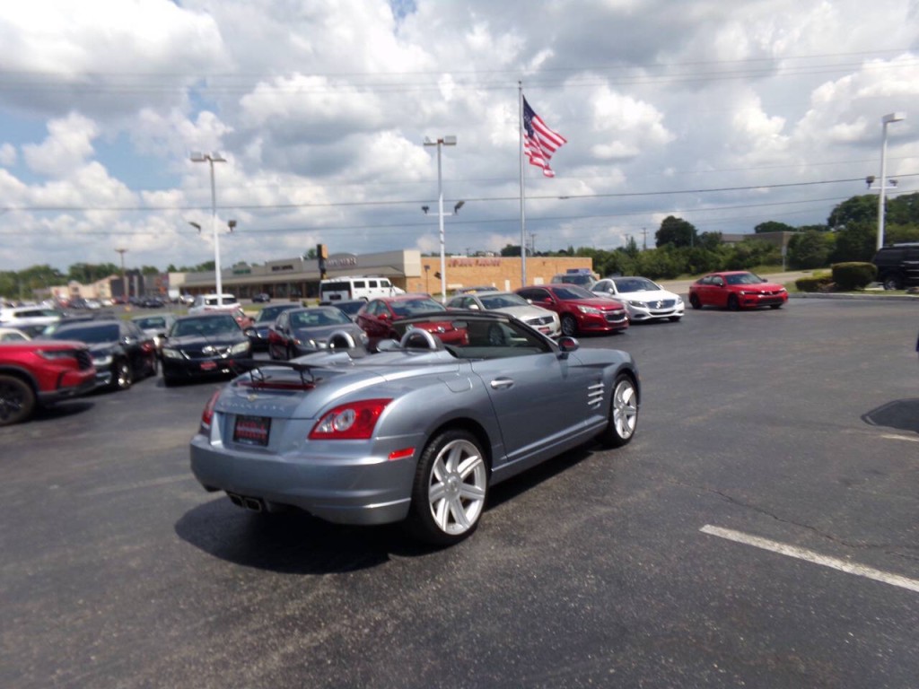 2005 Chrysler Crossfire Image 7