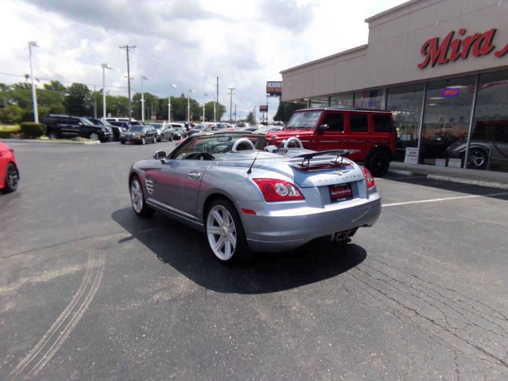 2005 Chrysler Crossfire Image 9
